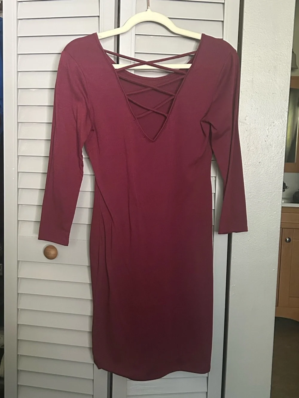 Women's Burgundy Long-Sleeve Midi Dress with Back Strap Detail - Picture 2 of 2